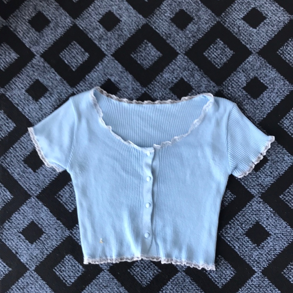 Women's Light Blue Ribbed Button-Front Crop Top